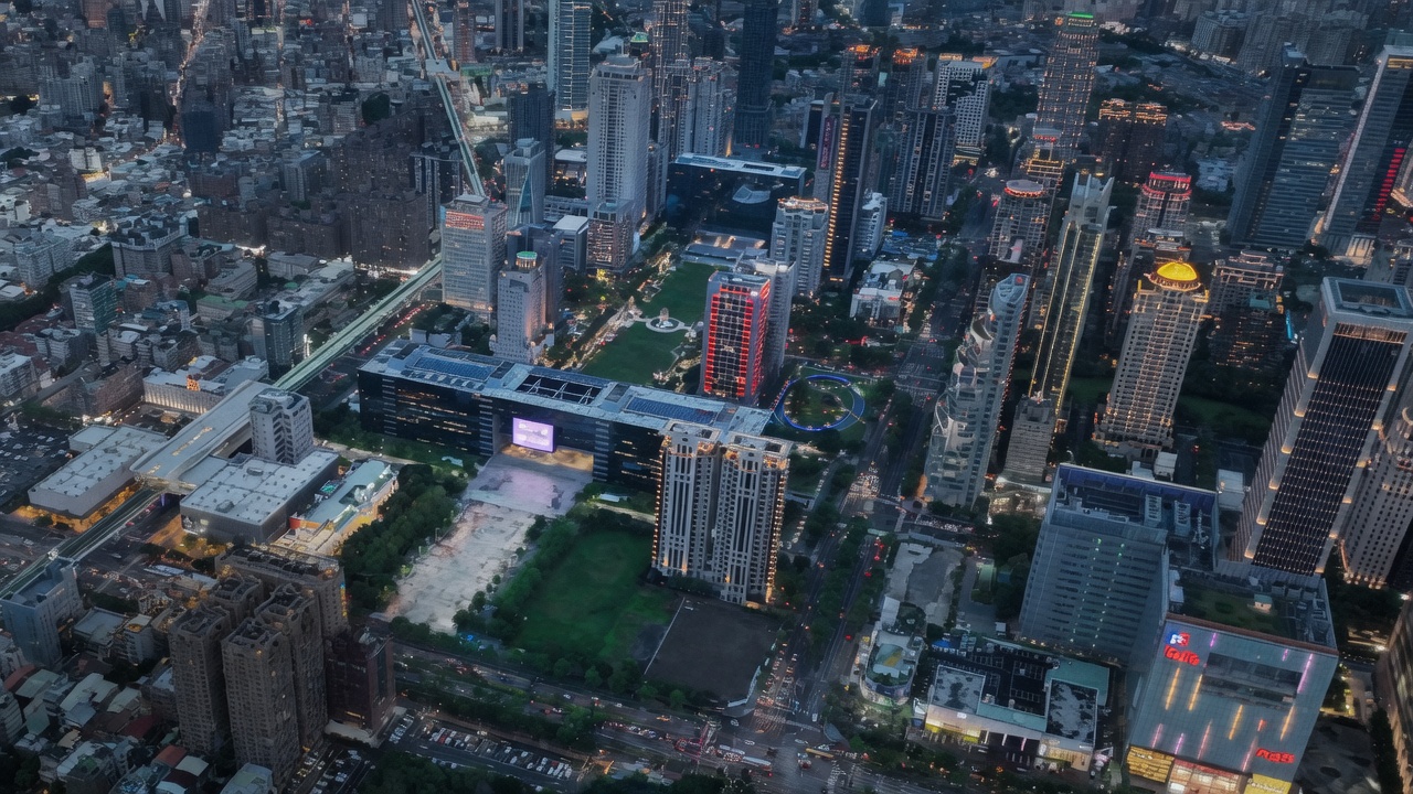 雲頂｜36 層市政地標，景觀型輕奢豪宅